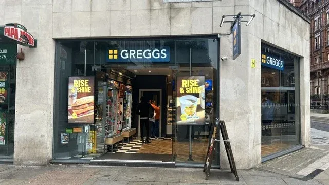 Greggs Belfast 52/54 Botanic Avenue