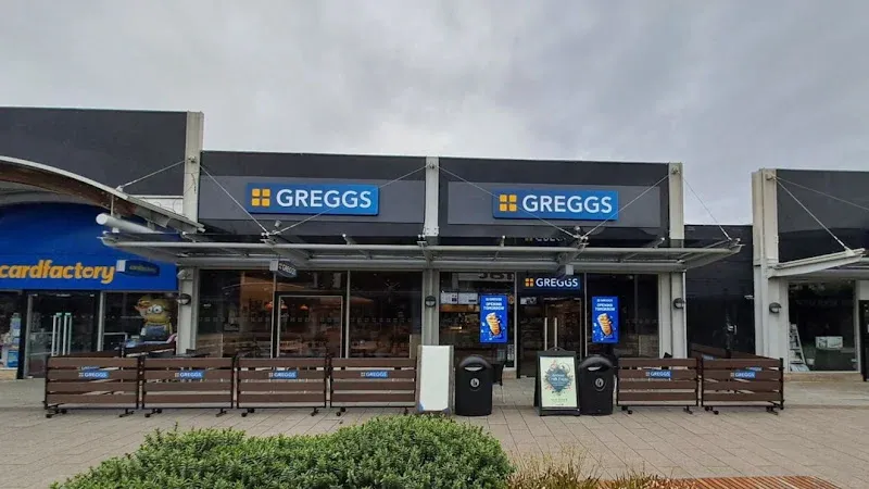 Greggs Castleford G13/14 Junction 32 Outlet SC Tomahawk Trail