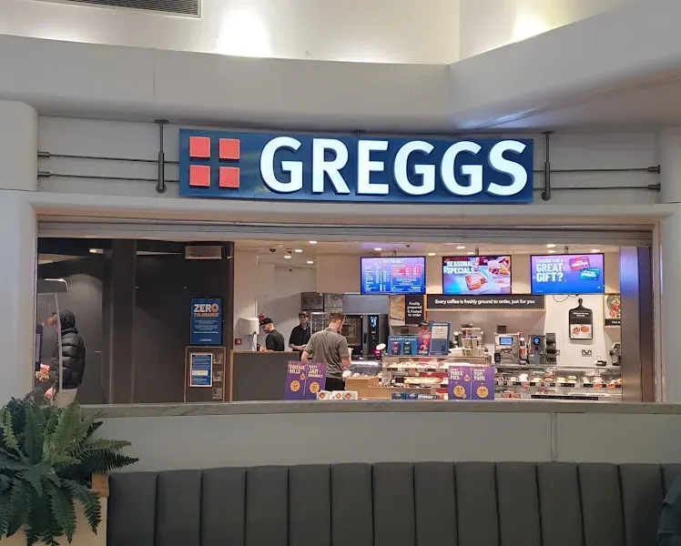 Greggs Cobham M25, J9/10 Moto Main Building