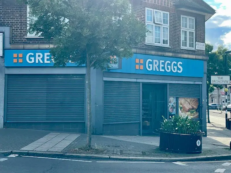 Greggs Elm Park 12/13 Broadway Parade