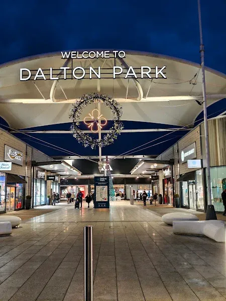 Greggs Gateshead U238/238 Metrocentre, Lower Qube, Yellow Mall 10 Garden Walk