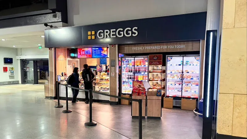 Greggs Glasgow U6 Queen Street Station North Hanover Street
