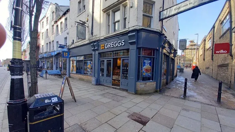 Greggs Halifax 8/10 Southgate