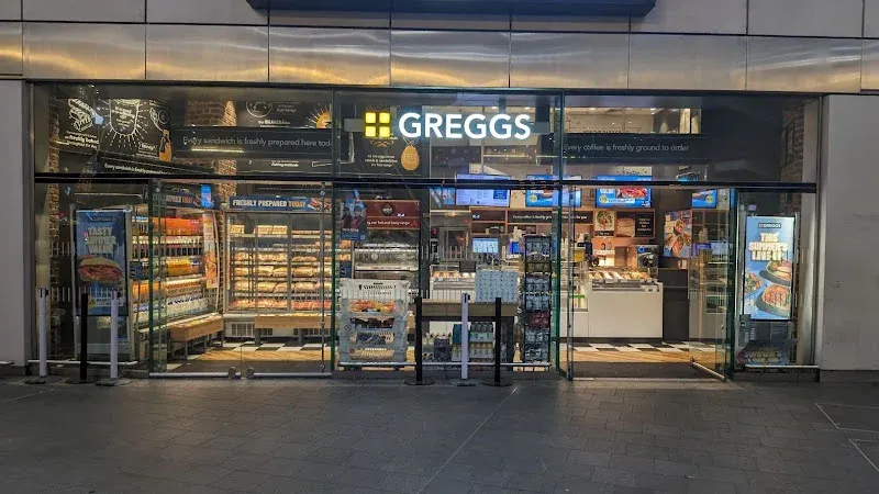 Greggs London SU45 London Bridge Station
