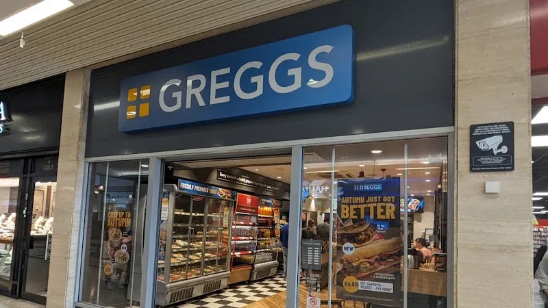 Greggs Luton 124/126 The Mall Saint George's Square