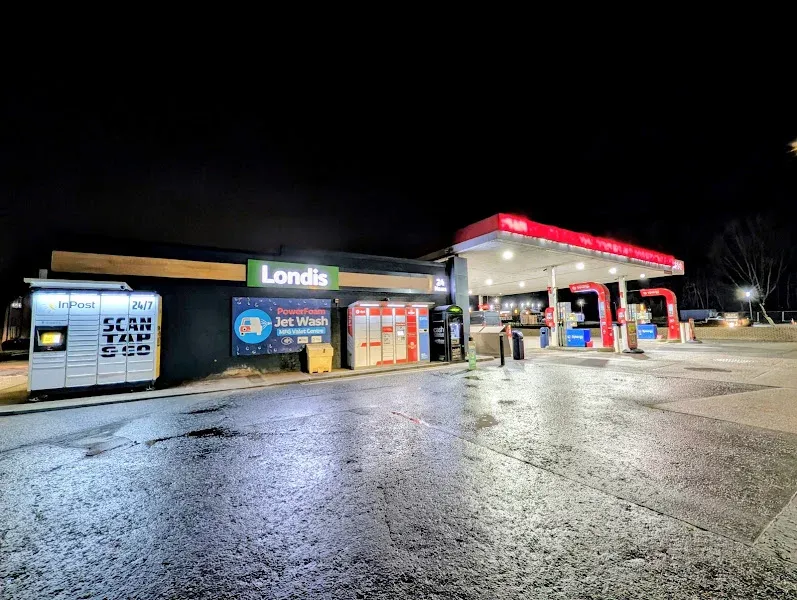 Greggs Milton ESSO Service Station Dumbarton Road