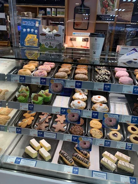 Greggs Stanwell 6017A Southern Perimeter Road